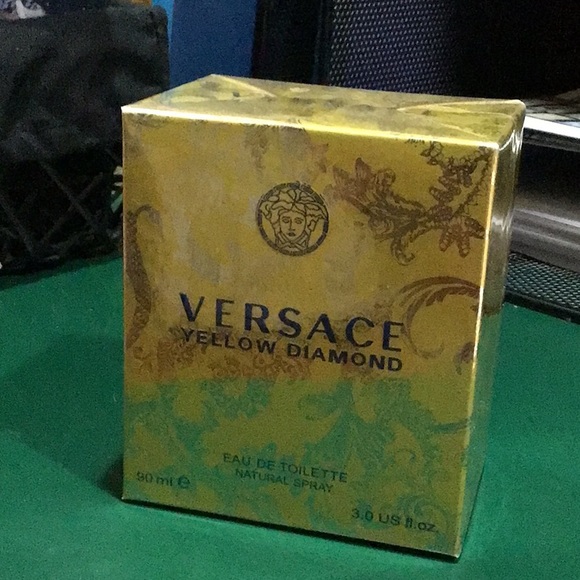 Versace Accessories - Versace Yellow Diamond 💥Final Sale Price💥